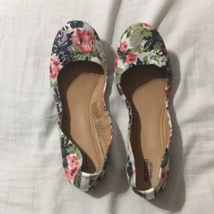 Mossimo Supply Co floral flats